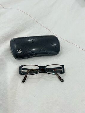 CHANEL glasses